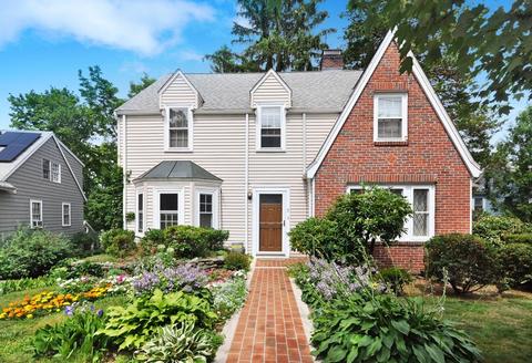 5 Walnut Ter, Arlington, MA 02476 photo 1