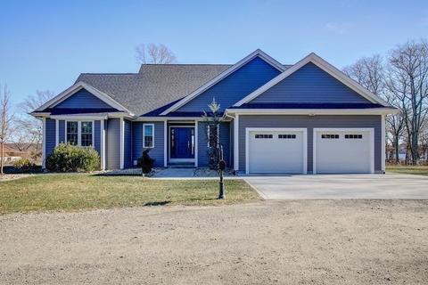 304 Line Rd, Fall River, MA 02721 photo 2
