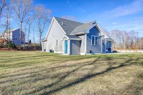 304 Line Rd, Fall River, MA 02721 photo 4