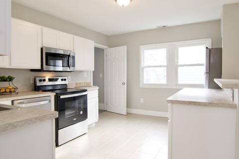 47 Dickinson St, Springfield, MA 01108 photo 6
