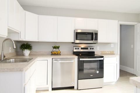 47 Dickinson St, Springfield, MA 01108 photo 5