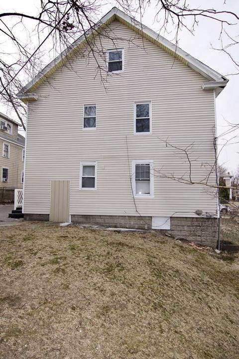 47 Dickinson St, Springfield, MA 01108 photo 3