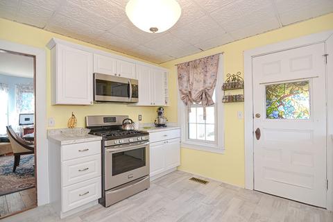46 Frost St, Fall River, MA 02721 photo 9