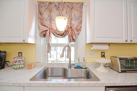 46 Frost St, Fall River, MA 02721 photo 8