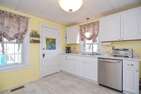 46 Frost St, Fall River, MA 02721 photo 6