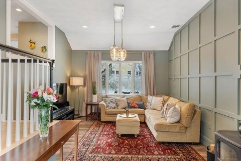 26 Barbara Ln, Reading, MA 01867 photo 4