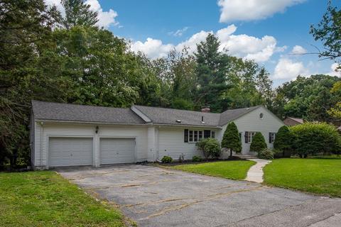 11 Old Brook Dr, Worcester, MA 01609 photo 2