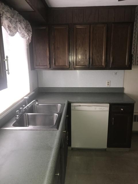 41 Upton St, Springfield, MA 01104 photo 4