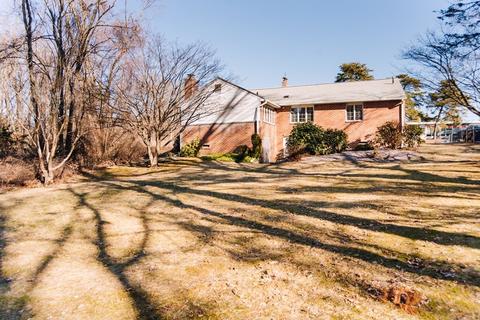 56 Princess Rd, Springfield, MA 01129 photo 10