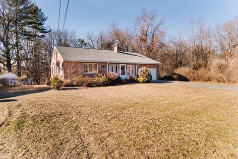 56 Princess Rd, Springfield, MA 01129 photo 4