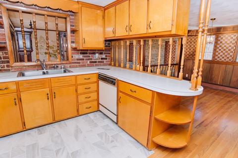 56 Princess Rd, Springfield, MA 01129 photo 13