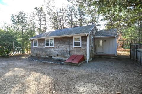 321 Monomoscoy Rd, Mashpee, MA 02649 photo 4