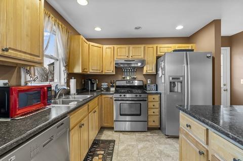 4621 N Main, Fall River, MA 02720 photo 3