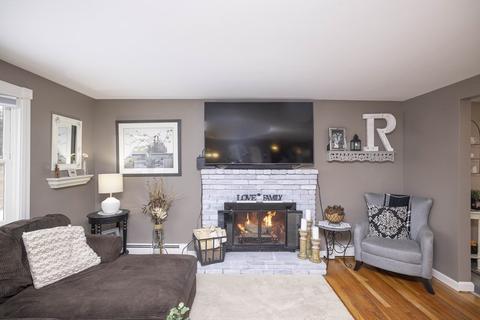9 Dean St, Raynham, MA 02767 photo 3