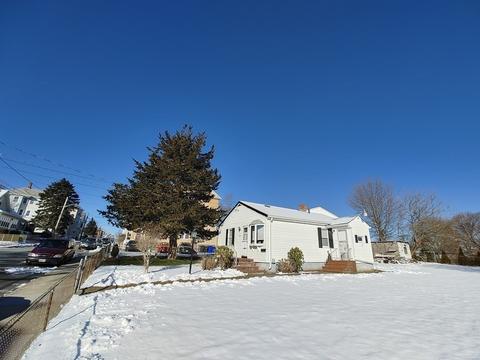 458 Buffinton St, Fall River, MA 02721 photo 1