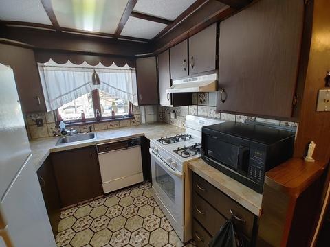 458 Buffinton St, Fall River, MA 02721 photo 27