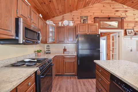 23 Pine Ln, Brookfield, MA 01506 photo 9