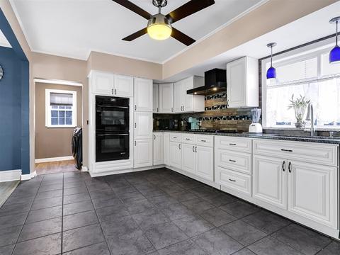 29 Chestnut St, Everett, MA 02149 photo 9