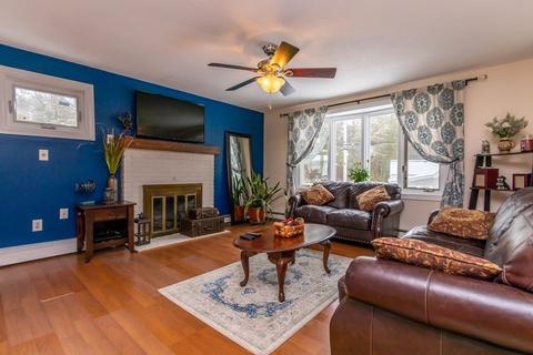 44 Swifts Beach Rd, Wareham, MA 02571 photo 2