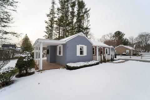16 Johnson St, Raynham, MA 02767 photo 4