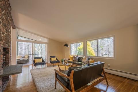4 Spring Hill Rd, Acton, MA 01720 photo 2