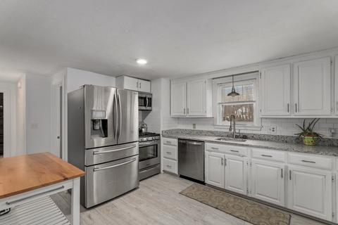 220 E High St, Avon, MA 02322 photo 9