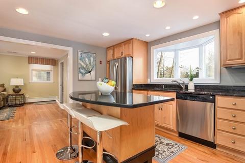 98 Laurel Dr, Needham, MA 02492 photo 6