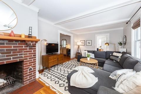 231 Appleton St, Arlington, MA 02476 photo 9