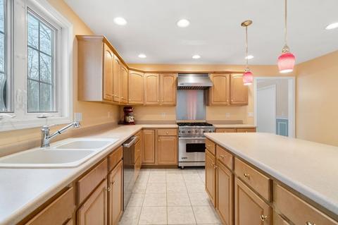 93 Adams St, Dunstable, MA 01827 photo 2