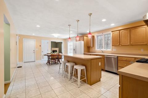 93 Adams St, Dunstable, MA 01827 photo 5