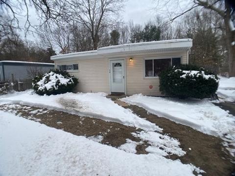 59 Vincent St, Springfield, MA 01129 photo 2