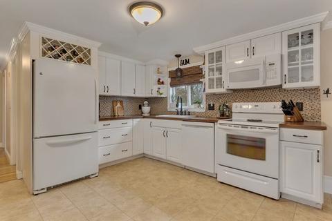 54 Maple St, Bourne, MA 02532 photo 8