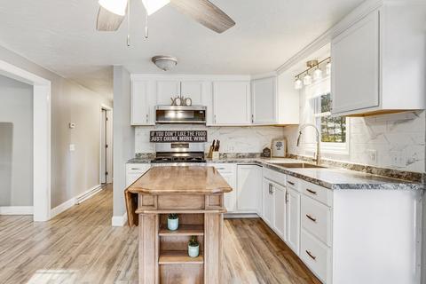 16 Littleton Dr, Wareham, MA 02571 photo 6