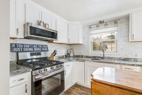 16 Littleton Dr, Wareham, MA 02571 photo 8
