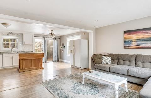 16 Littleton Dr, Wareham, MA 02571 photo 2