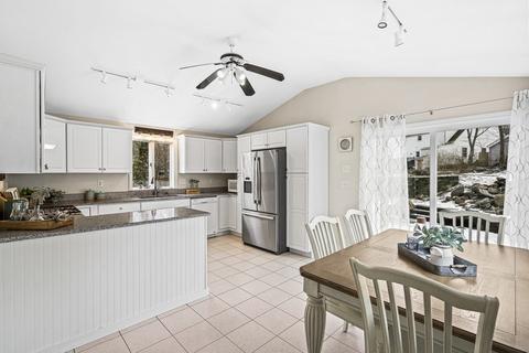 519 Washington St, Gloucester, MA 01930 photo 6