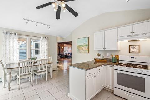 519 Washington St, Gloucester, MA 01930 photo 9