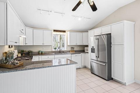 519 Washington St, Gloucester, MA 01930 photo 7