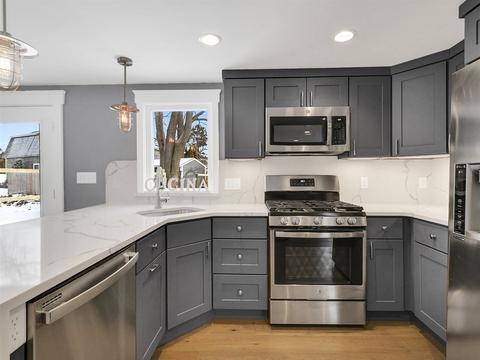 557 Cabot St, Beverly, MA 01915 photo 3