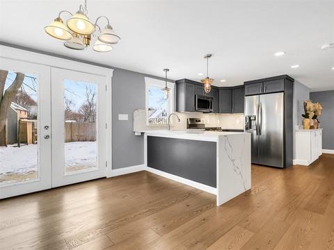 557 Cabot St, Beverly, MA 01915 photo 2