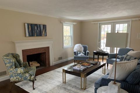 20 Edgewater Dr, Wellesley, MA 02481 photo 2