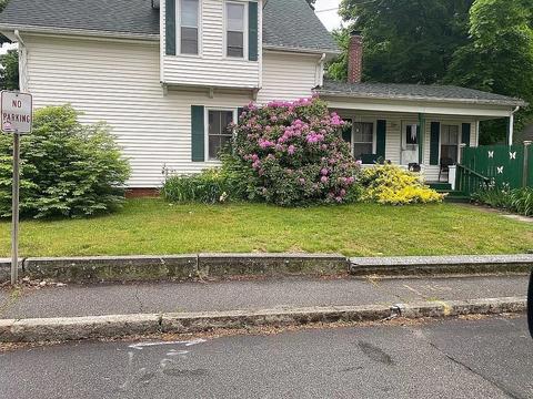 24 Elm St, Webster, MA 01570 photo 2