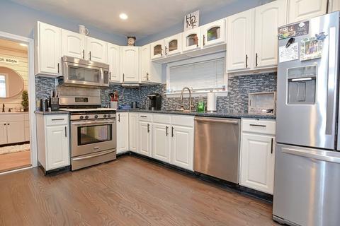 1337 Rodman St, Fall River, MA 02721 photo 3