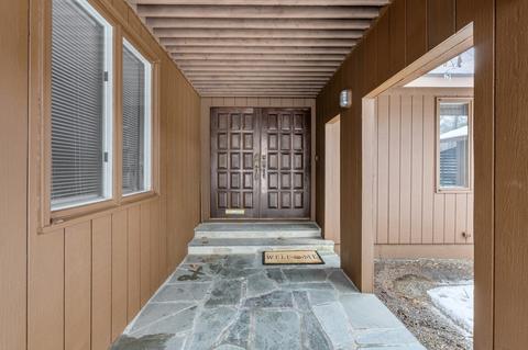 10 Downing Ln, Warwick, RI 02886 photo 4