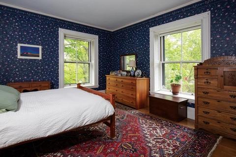242 Walnut St, Brookline, MA 02445 photo 8