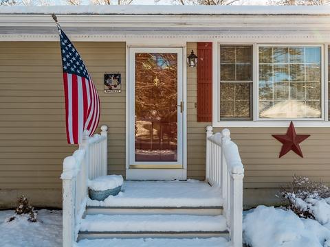 10 Pershing Ave, Acushnet, MA 02743 photo 1