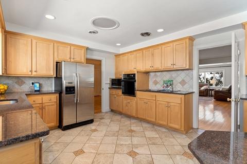 1 Sheldon Rd, Marblehead, MA 01945 photo 10