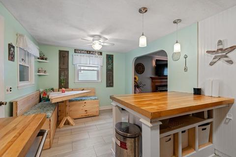 22 Border St, Dedham, MA 02026 photo 9