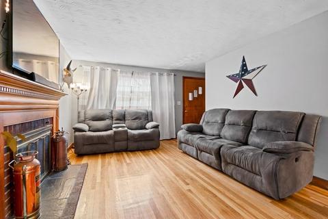22 Border St, Dedham, MA 02026 photo 5
