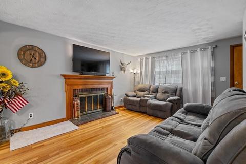 22 Border St, Dedham, MA 02026 photo 4